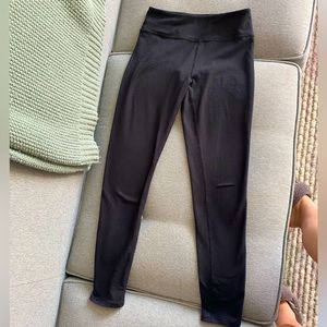 Black athletic leggings